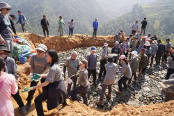 थाहाको खानेपानी योजनामा विदेशी नागरिकको पनि श्रमदान